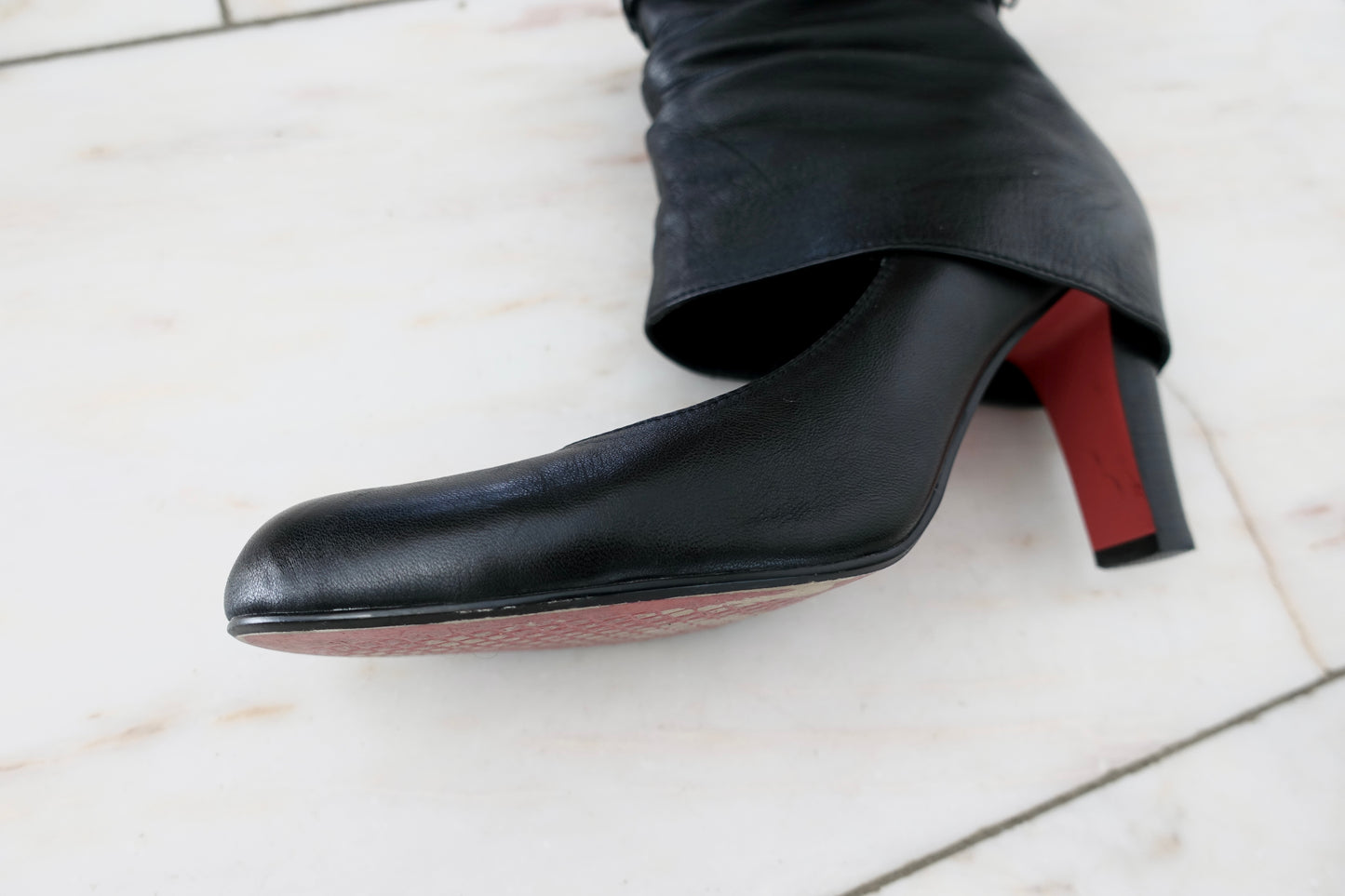 Leather gaiter pumps