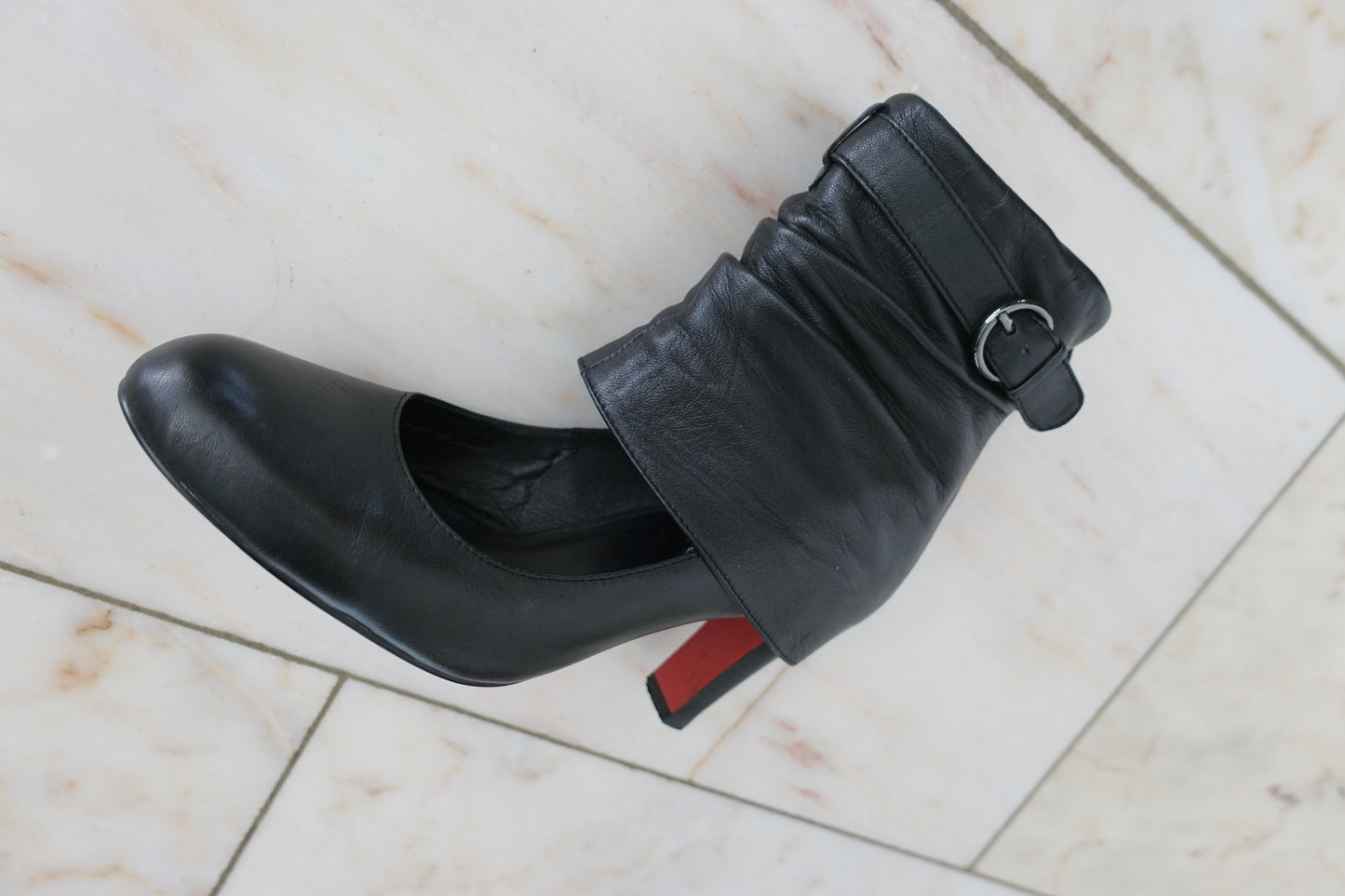Leather gaiter pumps