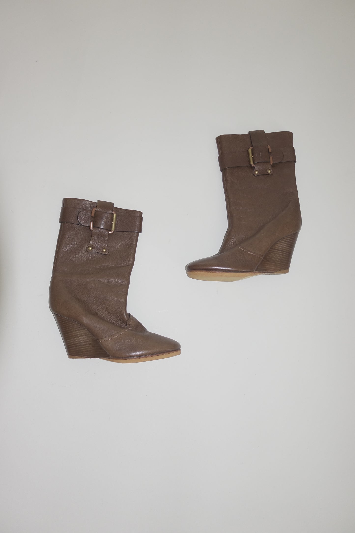 Chloe wooden wedge boots