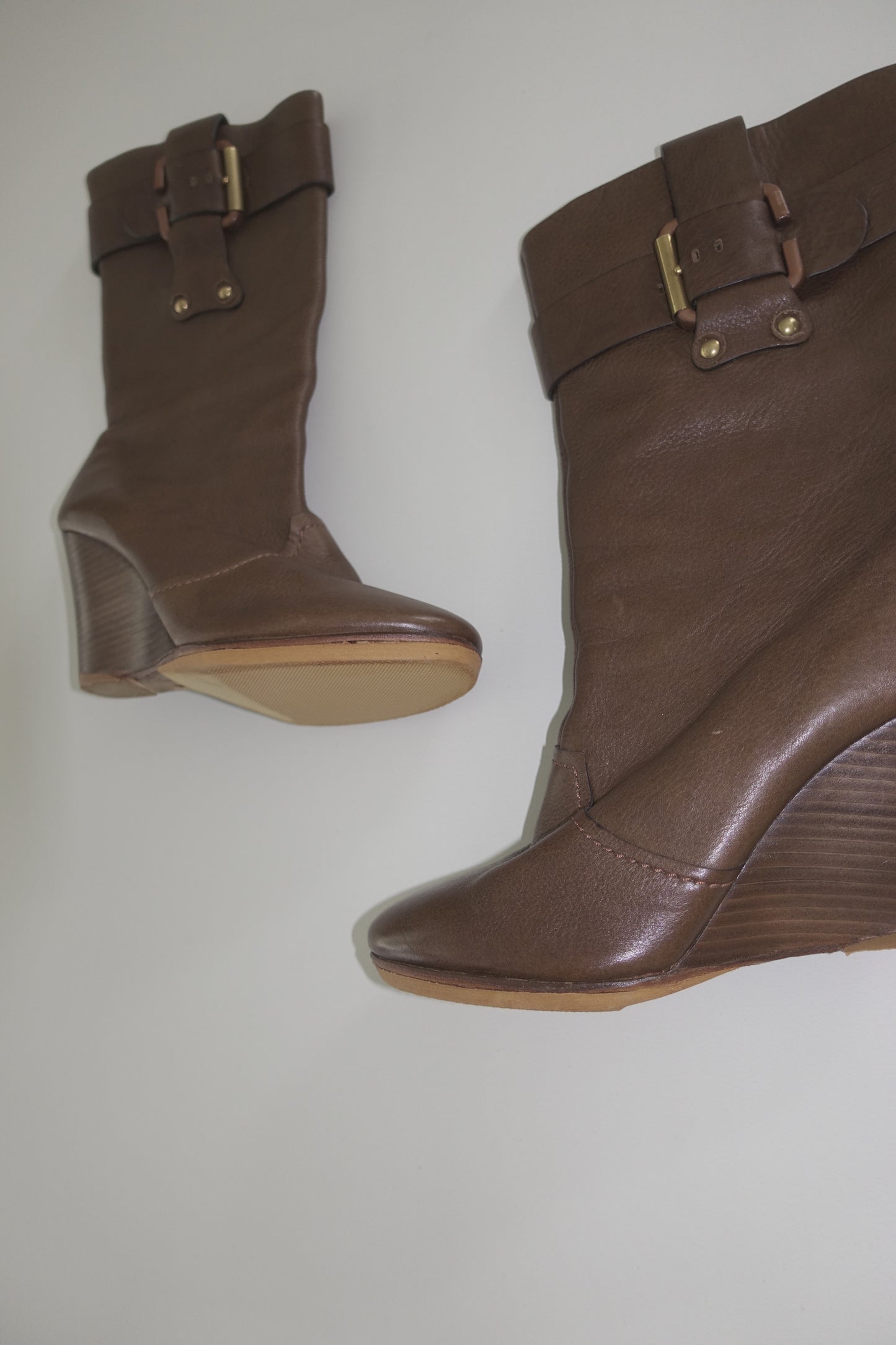 Chloe wooden wedge boots