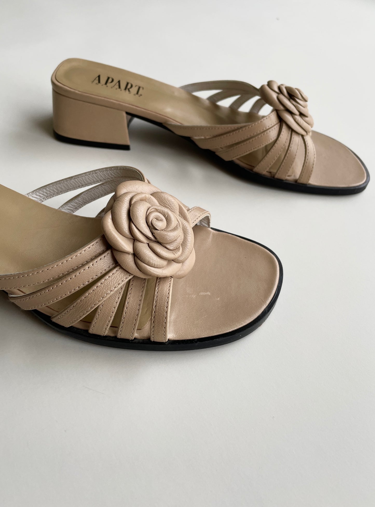 Apart Leather Mules