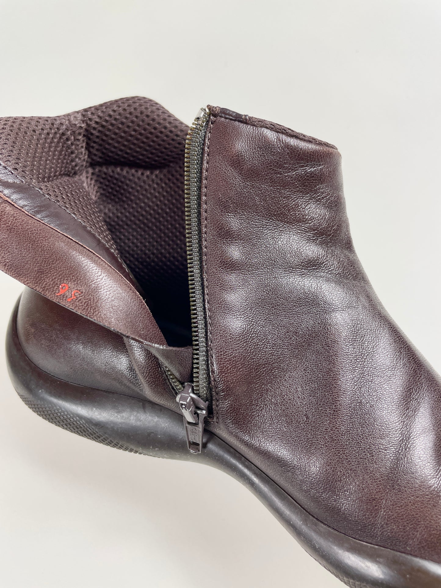 Prada 90s brown low shoe