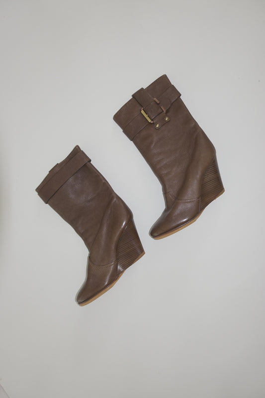 Chloe wooden wedge boots