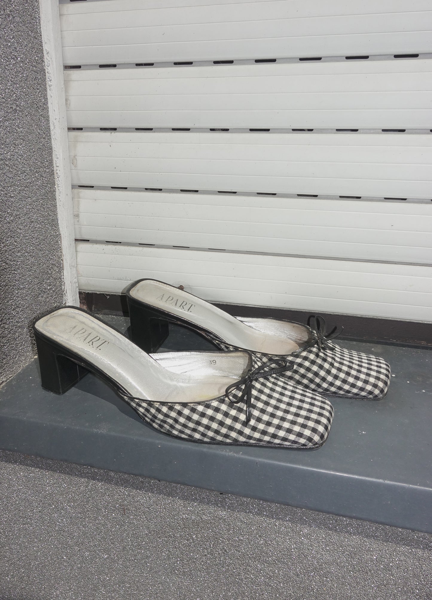 Apart mules